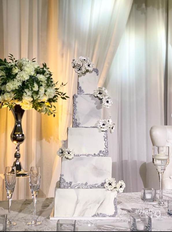 Marble 5 tiers square wedding cake